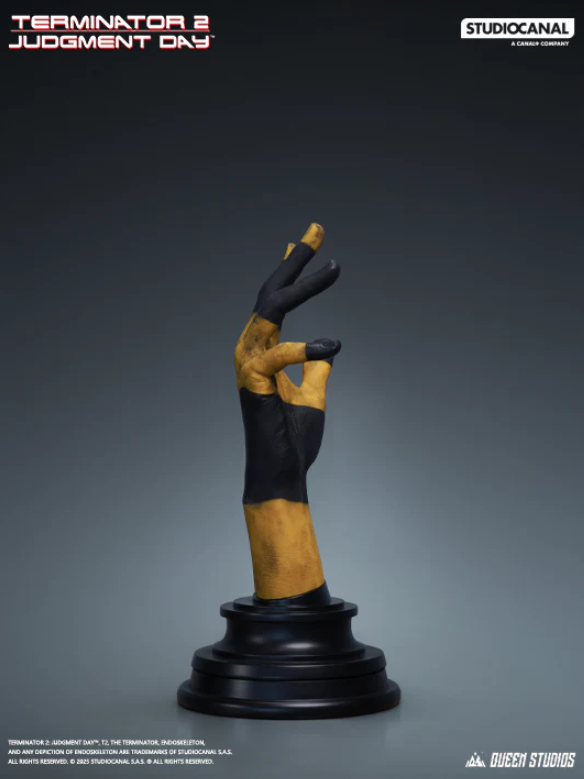 Queen Studios –– The Terminator 2 (Licensed)