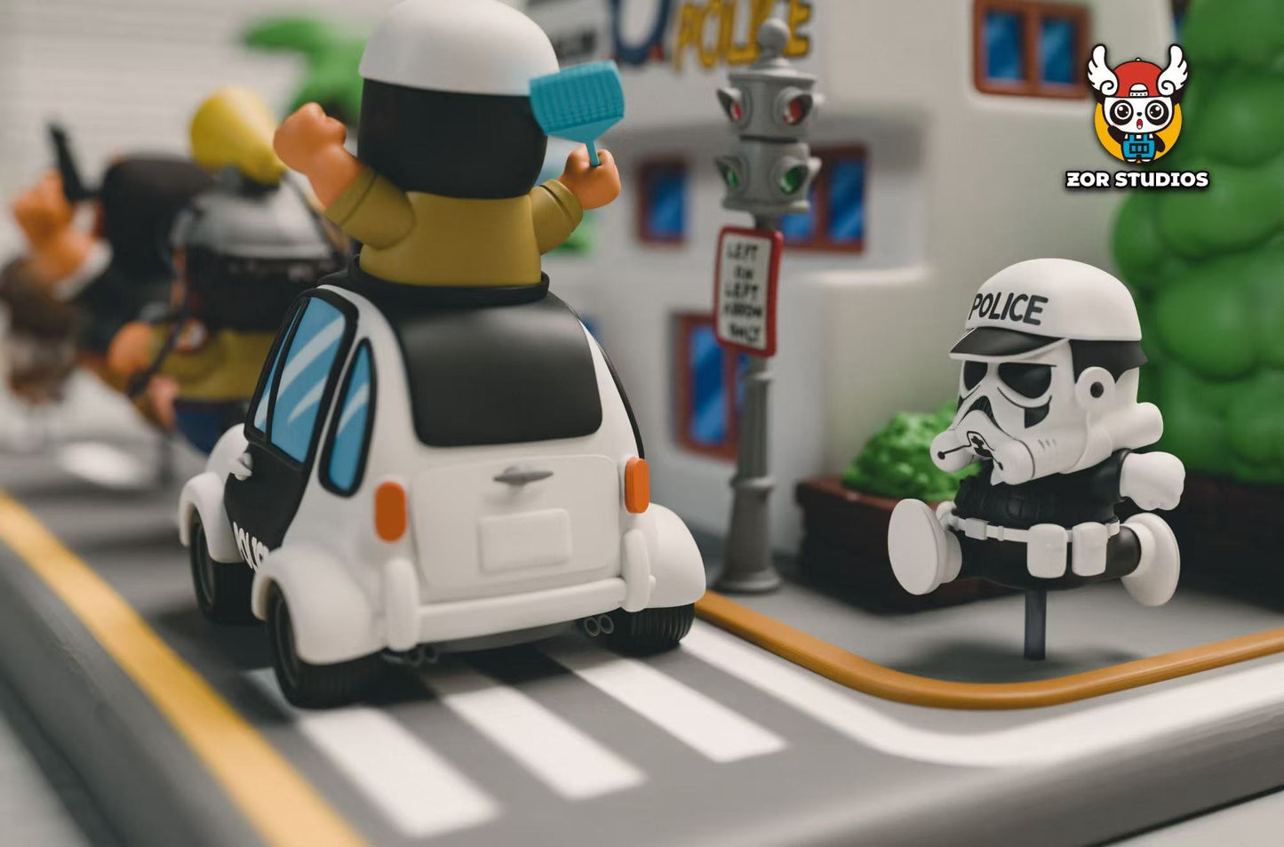ZOR Studio -- WCF Series Running Penguin Village 2nd Bank & Police Station
